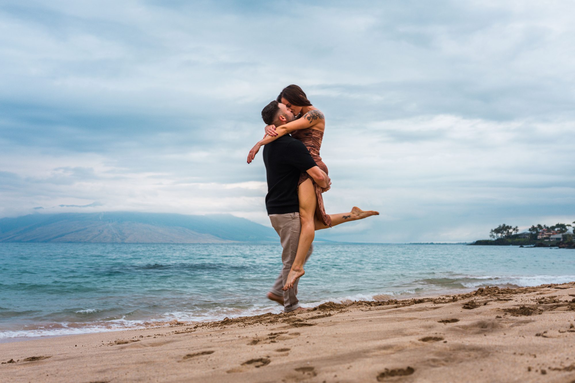 Maui engagement-proposal excitement